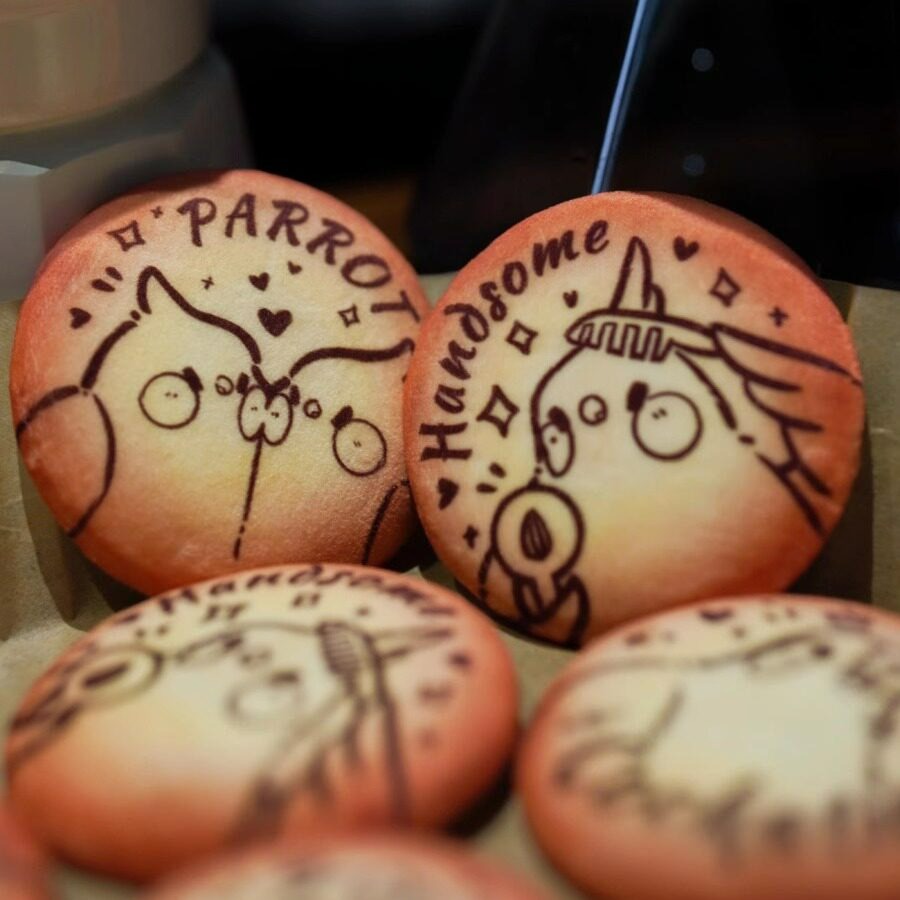 Parrot Cookie Badge